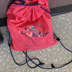 Turnzak rood, gisa salatu by Regio Oost-Vlaanderen iLost erabiliz