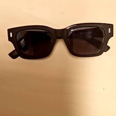 Eguzkitako betaurrekoak, gisa salatu by Mövenpick Hotel Amsterdam City Centre iLost erabiliz