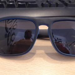 Solglasögon, rapporterat av Walibi Holland med iLost