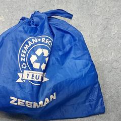 Väska - Plastiek tas, rapporterat av Centraal magazijn med iLost