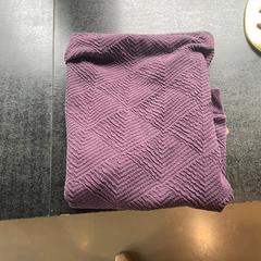 Shirt bordeaux, ako bolo nahlásené Hotel V Fizeaustraat pomocou iLost