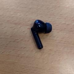 AirPod-ak, gisa salatu by Inntel Hotels Amsterdam Centre iLost erabiliz