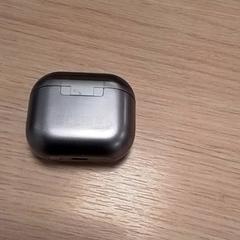 Hörlurshållare, rapporterat av Qbuzz Fryslân med iLost