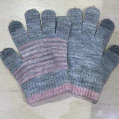 Handskar, rapporterat av IKEA渋谷 med iLost