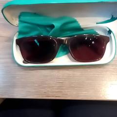 Okulary słoneczne, zgłoszono przez Leonardo Royal Hotel Amsterdam przy użyciu iLost