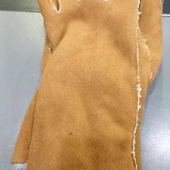 Kesztyű cognac?, amint azt Qbuzz GD Groningen HS az iLost segítségével jelentette.