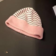İLost kullanarak IKEA Paris - Plaisir tarafından bildirildiği gibi Casquette Bonet rose rayure