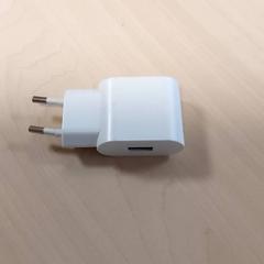 Produtos electrónicos - USB stekker, segundo informou Regio Oost-Vlaanderen usando iLost