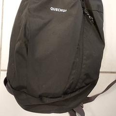 Mochila Zwart, como reportado por Regio West-Vlaanderen utilizando o iLost