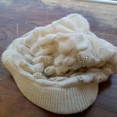 ビーニー & キャップ がiLostで Connexxion Haarlem IJmond によって報告されました