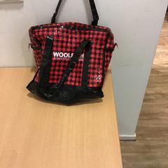 Mala de mão, como reportado por Qbuzz U-OV utilizando o iLost