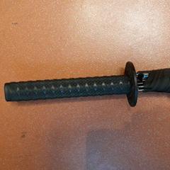 Paraigües noir, segons ha informat TCL mitjançant iLost