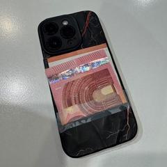 I phone Zwart hoesje met rode strepen, come riportato da Gemeente Zevenaar utilizzando iLost
