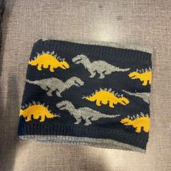 Calentador de cuello warmer, ha sido reportado por MEININGER Hotel Brussels City Center con iLost