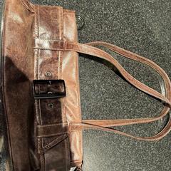 Bag bruin, som rapportert av Hotel Van der Valk Harderwijk op de Veluwe ved bruk av iLost