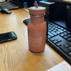 飲用ボトル がiLostで Designer Outlet Roosendaal によって報告されました