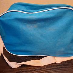 Sac bleu, a été signalé par TCL utilisant iLost