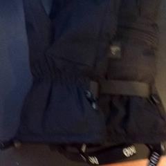 Glove Zwart, as reported by TivoliVredenburg using iLost