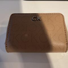 Peňaženka Op naam van lalloyeau, ako bolo nahlásené Gemeente Amsterdam pomocou iLost