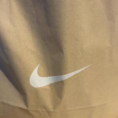 Purchase nike, rapporterat av Designer Outlet Roermond med iLost