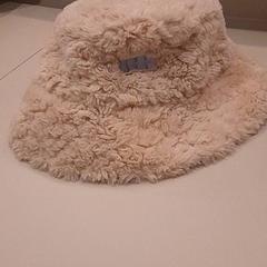 Beanie Beige, as reported by Van der Valk Hotel Schiphol using iLost