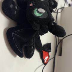 ぬいぐるみ Zwart toothless がiLostで Koninklijk Theater Carré によって報告されました
