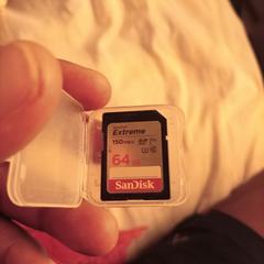 SanDisk extreme 150mb/s 64g, jak bylo nahlášeno na iLost