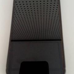 Smartphone zwarte cover met rood, as reported by Qbuzz GD Groningen HS using iLost