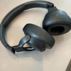 Cuffia Black, come riportato da MEININGER Hotel Amsterdam Amstel utilizzando iLost