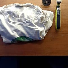 Podkoszulek, Adapter & Razor, zgłoszono przez BOAT&CO przy użyciu iLost