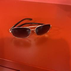 Sunglasses lunettes de soleil, as reported by MEININGER Hotel Bordeaux Gare Saint-Jean using iLost