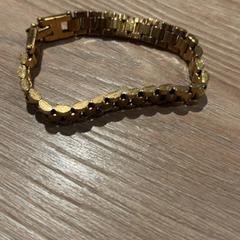 Bracelet, as reported by Van der Valk Hotel Eindhoven - Best using iLost