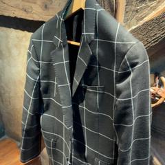 İLost kullanarak Club Nyx/Exit Café tarafından bildirildiği gibi Blazer Black