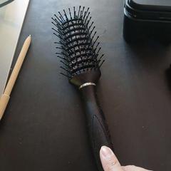 Haarborstel brush, zoals gemeld door Conscious Hotel Westerpark met iLost