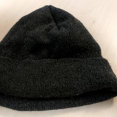 Kleding - Muts donkergrijs، كما تم الإبلاغ عنه بواسطة Centraal magazijn عبر iLost