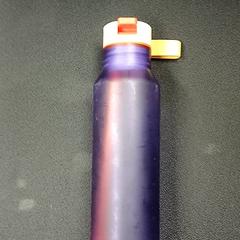 Botella de auga, segundo informou Qbuzz GD Groningen Peizerweg usando iLost