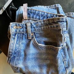Jeans, come riportato da Hotel V Fizeaustraat utilizzando iLost