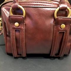 حقائب حمل وحقائب اليد، كما تم الإبلاغ عنه بواسطة allGo Almere عبر iLost