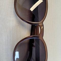 نظارات شمسية، كما تم الإبلاغ عنه بواسطة Connexxion Haarlem IJmond عبر iLost