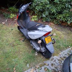 Rood/Witte scooter an iLost gemeldet