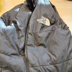 의류 - zwart, iLost를 사용하여 Centraal magazijn에 보고됨