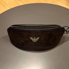 안경 케이스 sans lunettes, iLost를 사용하여 IKEA Nice Saint Isidore에 보고됨