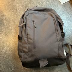 İLost kullanarak Gemeente Amsterdam - Bureau Gevonden Voorwerpen tarafından bildirildiği gibi Sırt çantası Florian