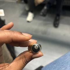 Gold plated ring 8ball, jak bylo nahlášeno na iLost