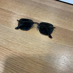 Sonnenbrille Zwar, gemeldet von Designer Outlet Roosendaal über iLost