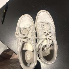 Sko, som rapportert av Van der Valk Hotel Amsterdam-Amstel ved bruk av iLost