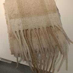 Shawl Beige geblokt, as reported by IKEA Groningen using iLost