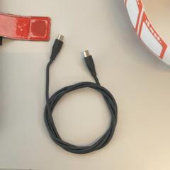 Adaptateur Black, a été signalé par MEININGER Hotel Berlin Central Station utilisant iLost