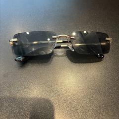 Occhiali da sole, come riportato da Johan Cruijff ArenA utilizzando iLost