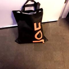 かばん Zwart がiLostで EBS Tramplein によって報告されました